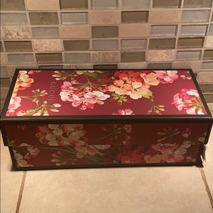 Gucci box (from slides) in good condition